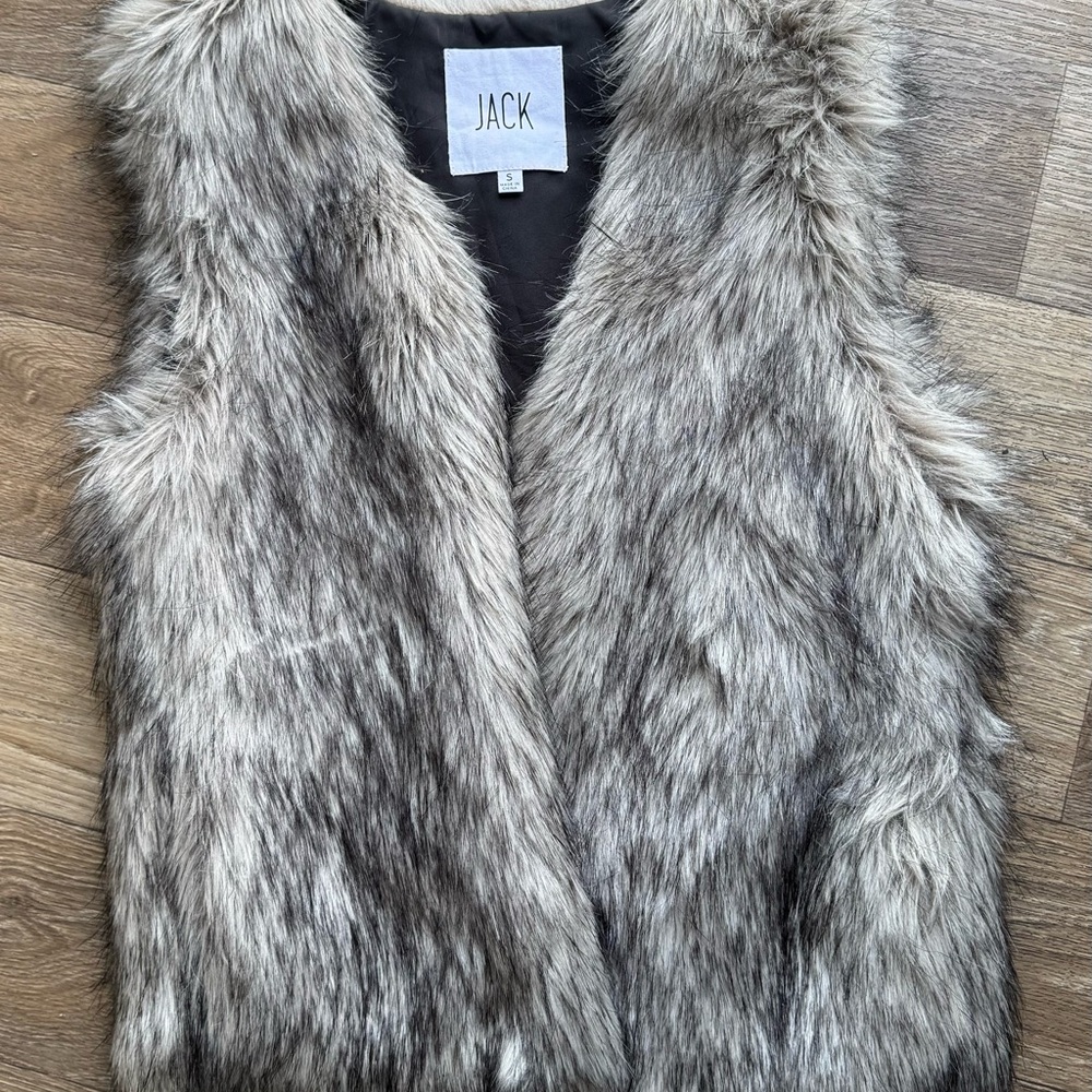 Jack by BB Dakota Plush Faux Fur Vest in Gray